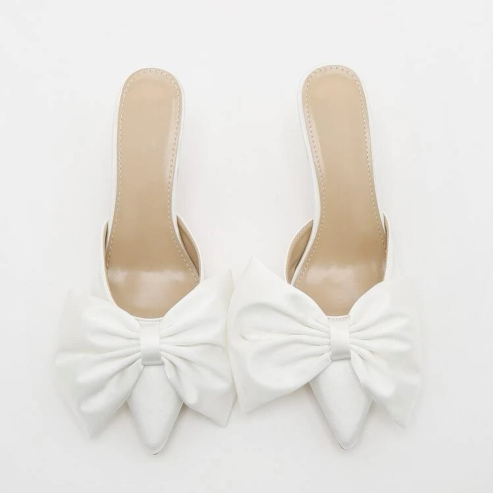 WHITE BRIDAL BOW HEELS